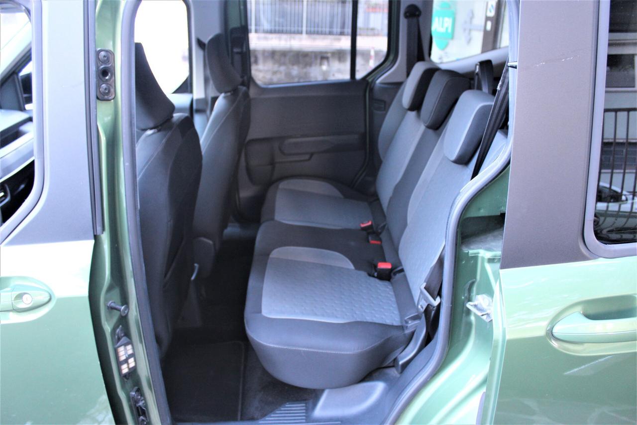 Ford Tourneo Courier 1.0 EcoBoost Titanium
