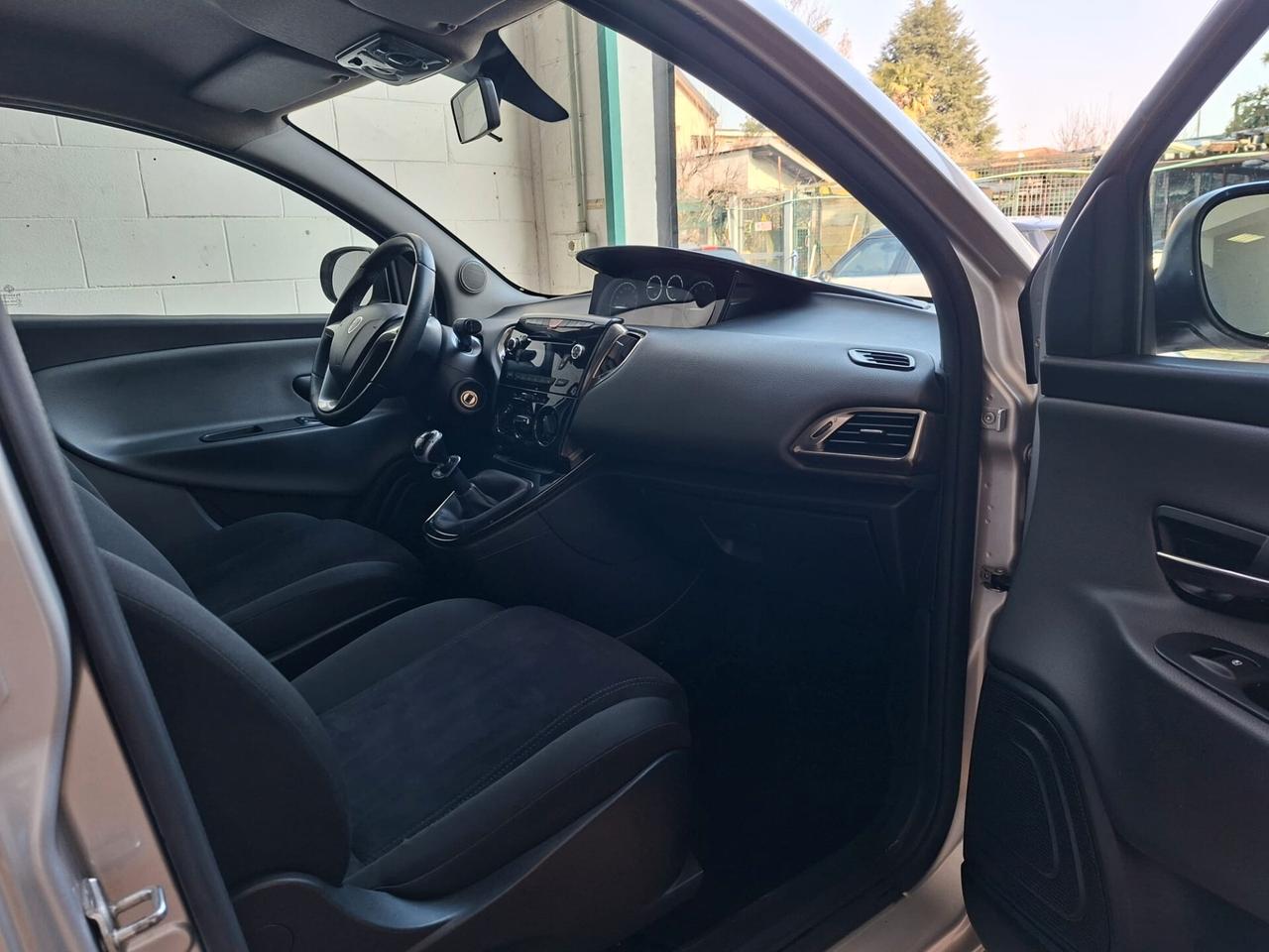 Lancia Ypsilon 1.2 8v Gold 69cv E6, ok neop.