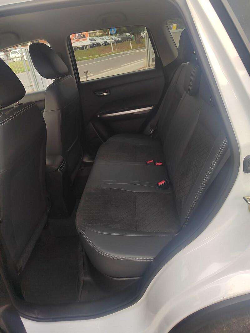 Suzuki Vitara 1.4 Hybrid grip top