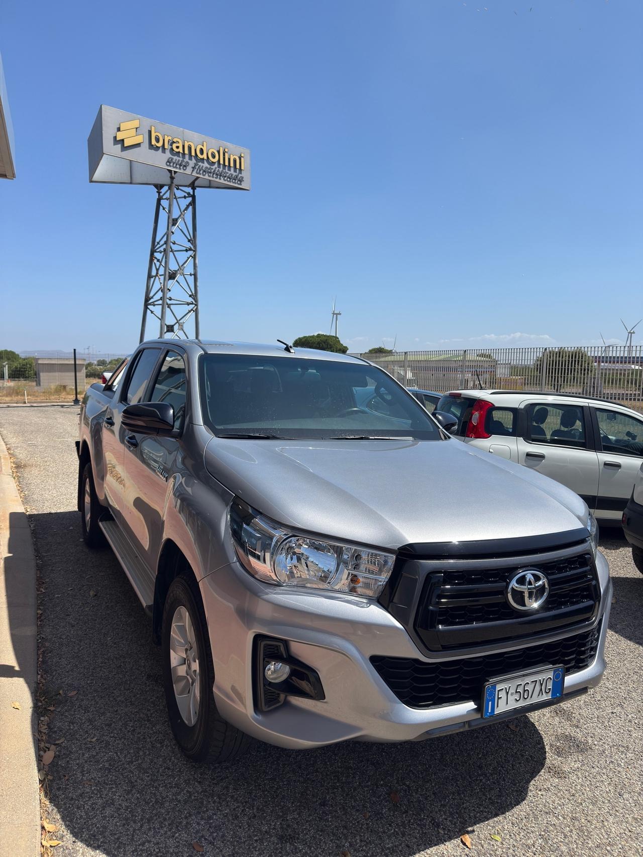 Toyota Hilux 2.4 D-4D 4WD Lounge my20" IVA ESPOSTA