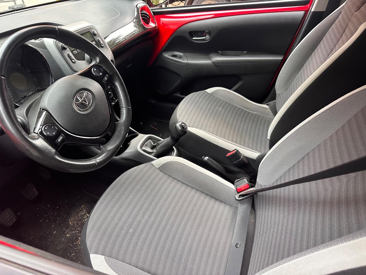 Toyota Aygo Connect 1.0 VVT-i 72 CV 5 porte x-cool