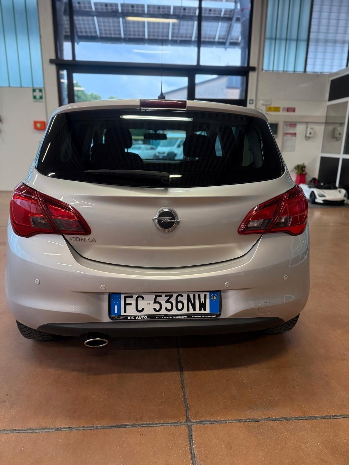 Opel Corsa 1.2 5 porte b-Color ok neopatentati