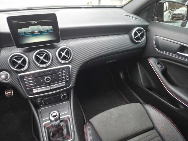 MERCEDES-BENZ A 180 d Premium