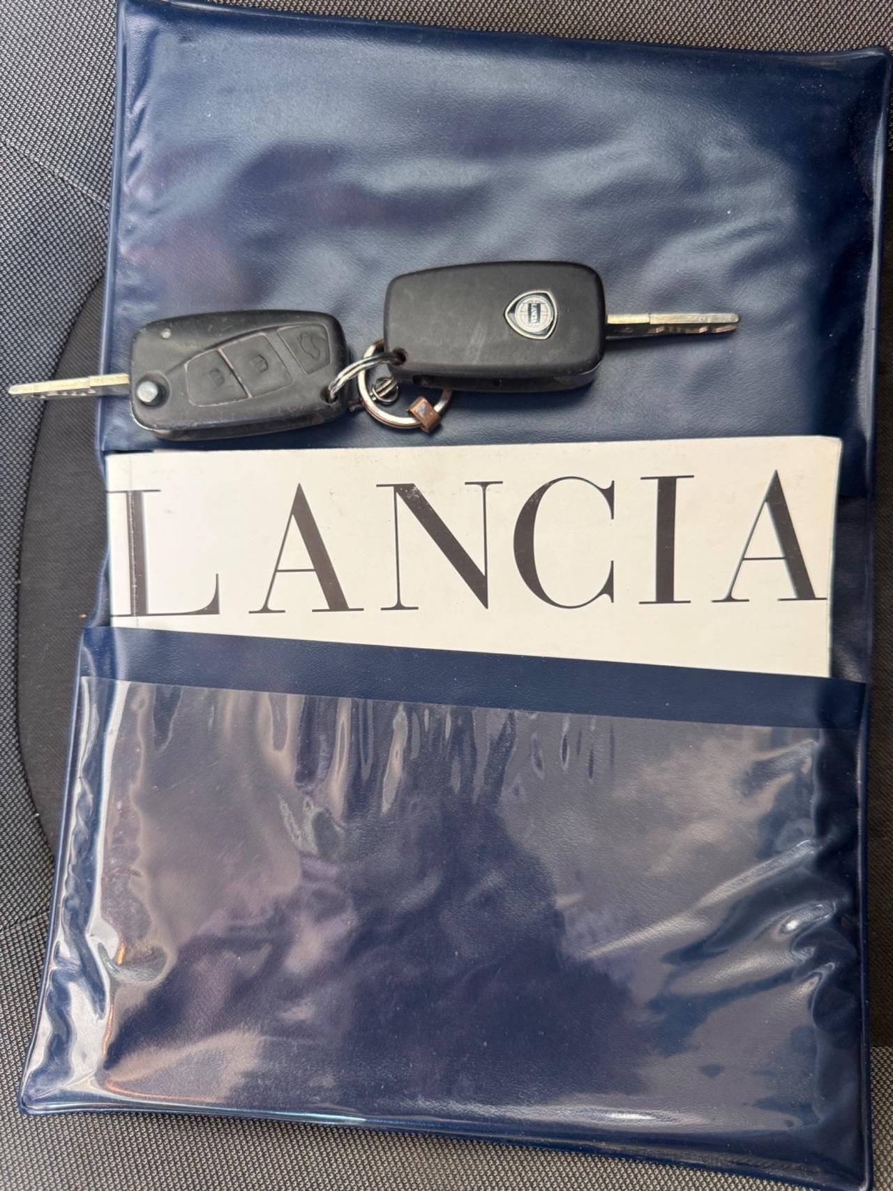 Lancia Ypsilon 1.2 Benzina/Metano NEOPATENTATI