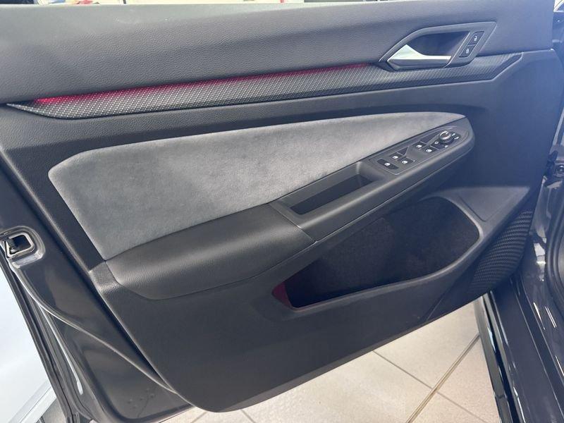 Volkswagen Golf 2.0 TDI SCR 110KW R-Line DSG