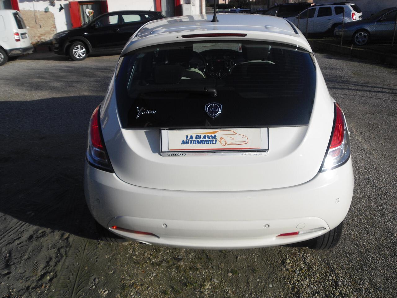 Lancia Ypsilon 1.3 MTJ 5P 95CV NEOPATENTATI SILVER