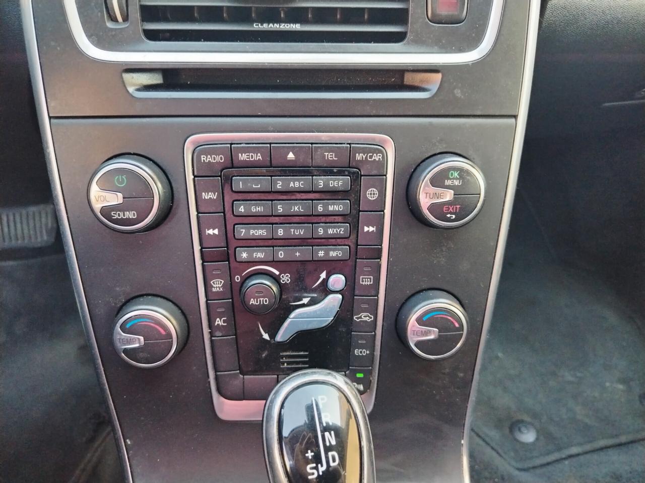 Volvo V60 D2 Geartronic Summum