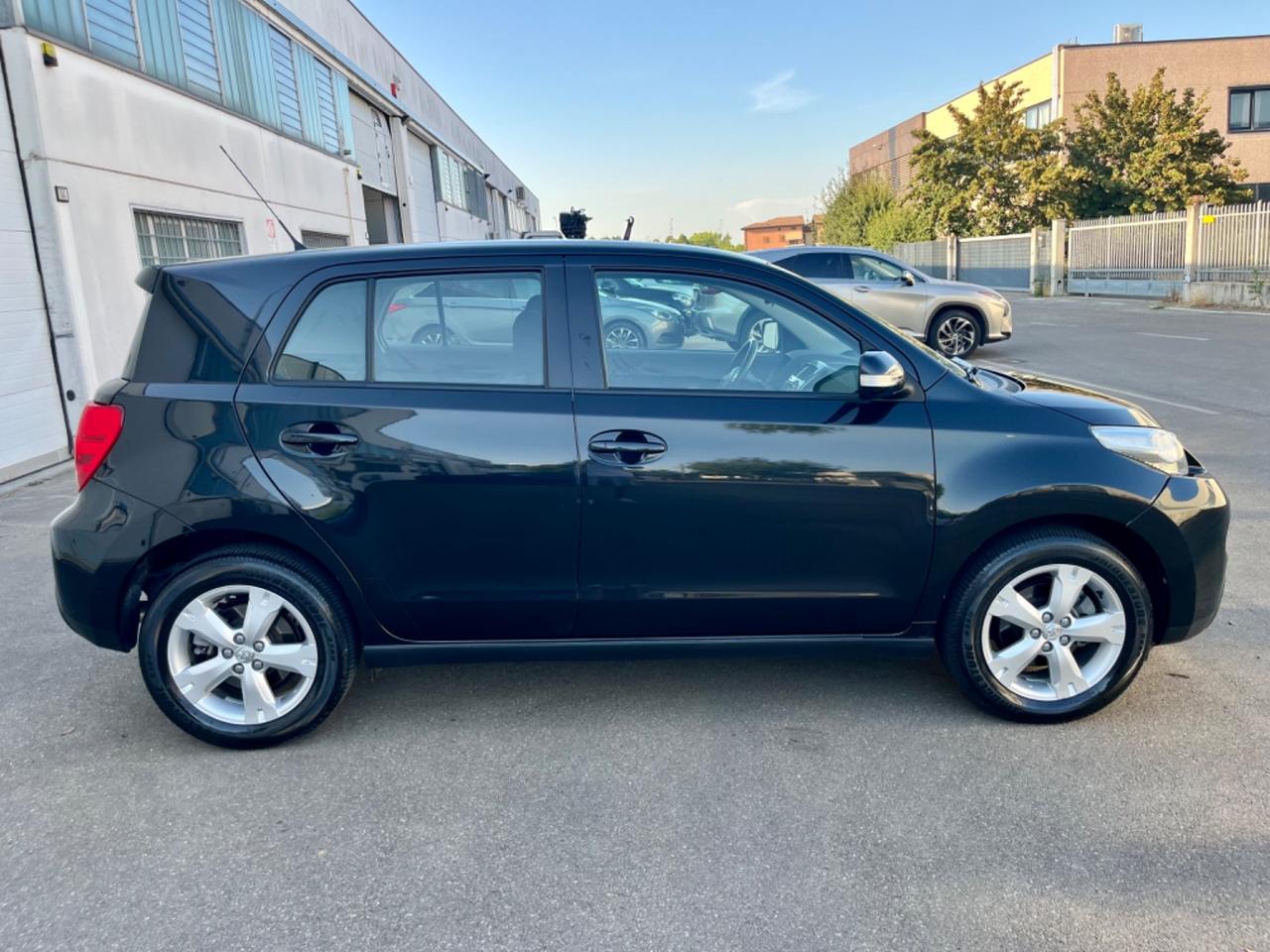 Toyota Urban Cruiser 1.4 D-4D 4x4 2012 145.000km perfetta