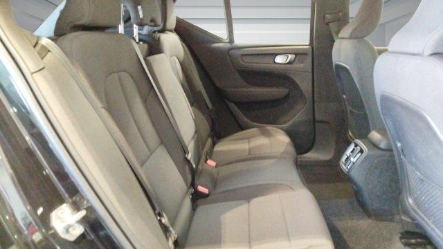 VOLVO XC40 T2 Momentum Pro