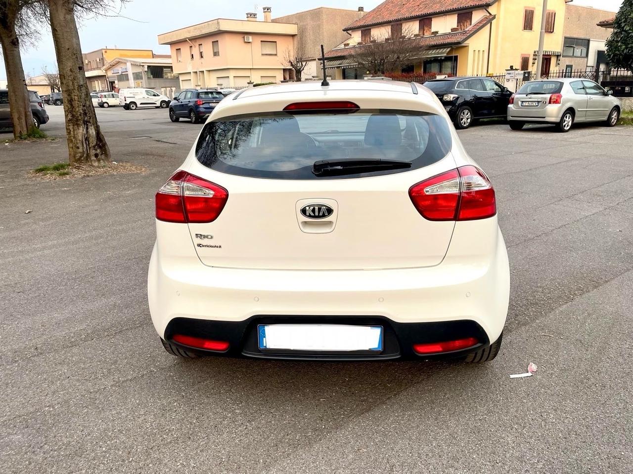 Kia Rio 1.2 CVVT 5p. Active Adatta ai Neopatentati 2014