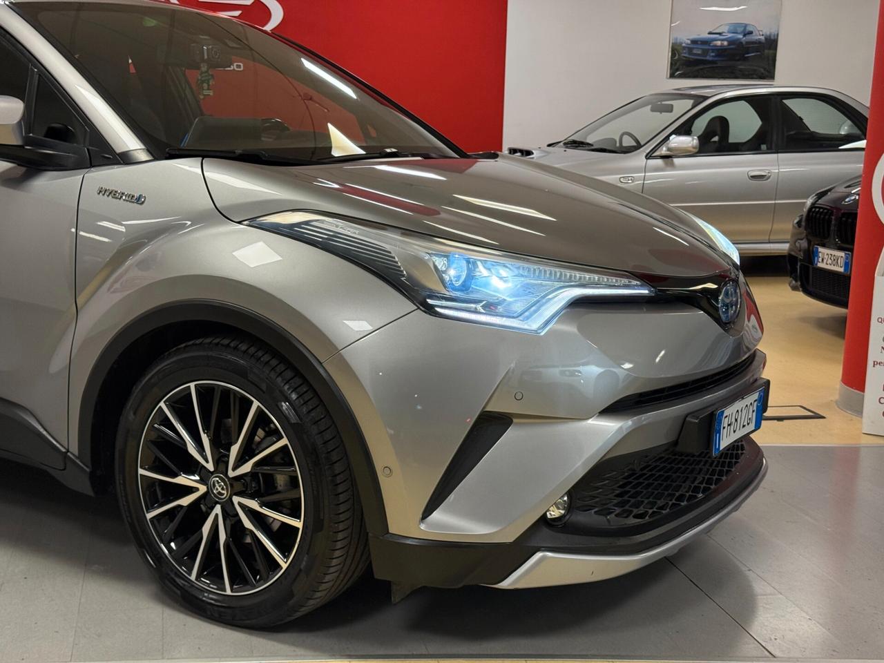 Toyota C-HR 1.8 hybrid 98 cv