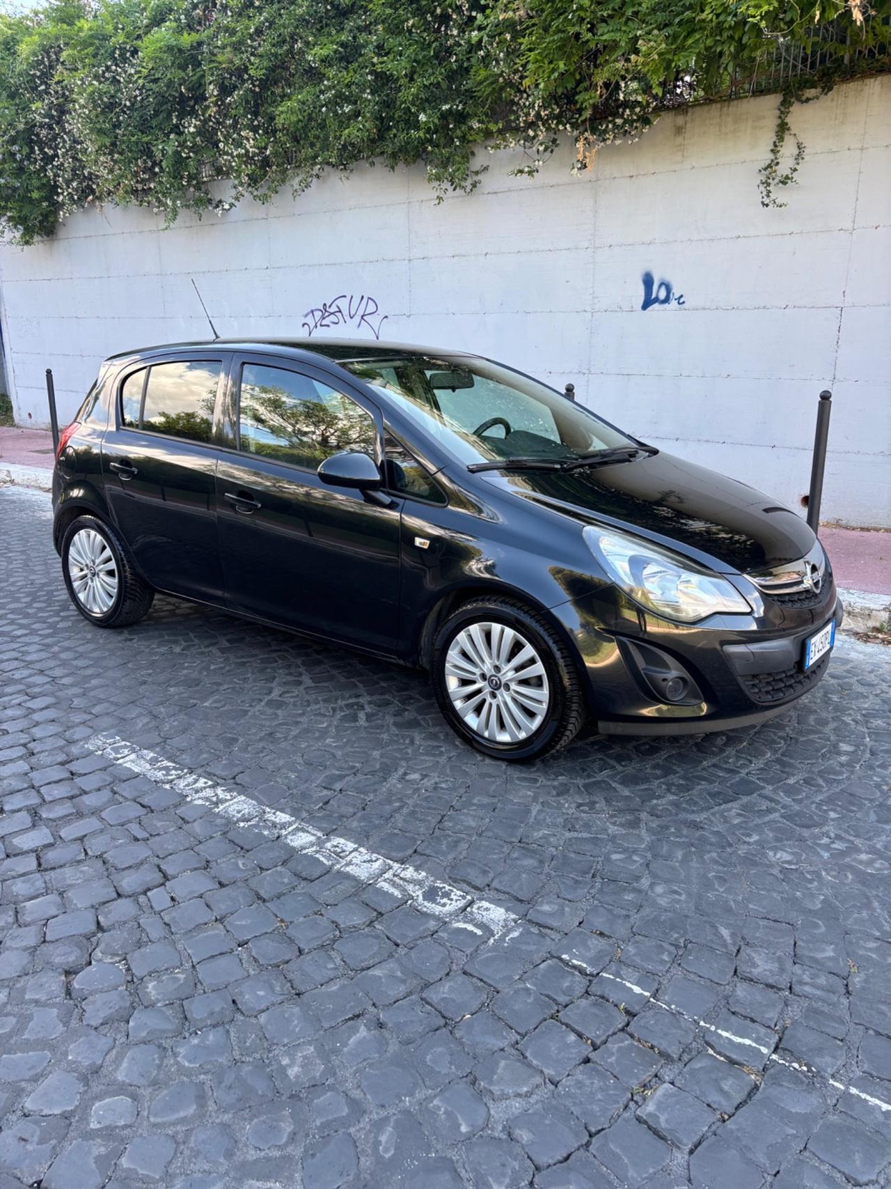 Opel Corsa 1.2 5 porte Cosmo