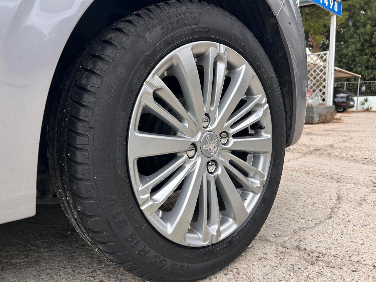 Peugeot 208 PureTech 82 5 porte Active