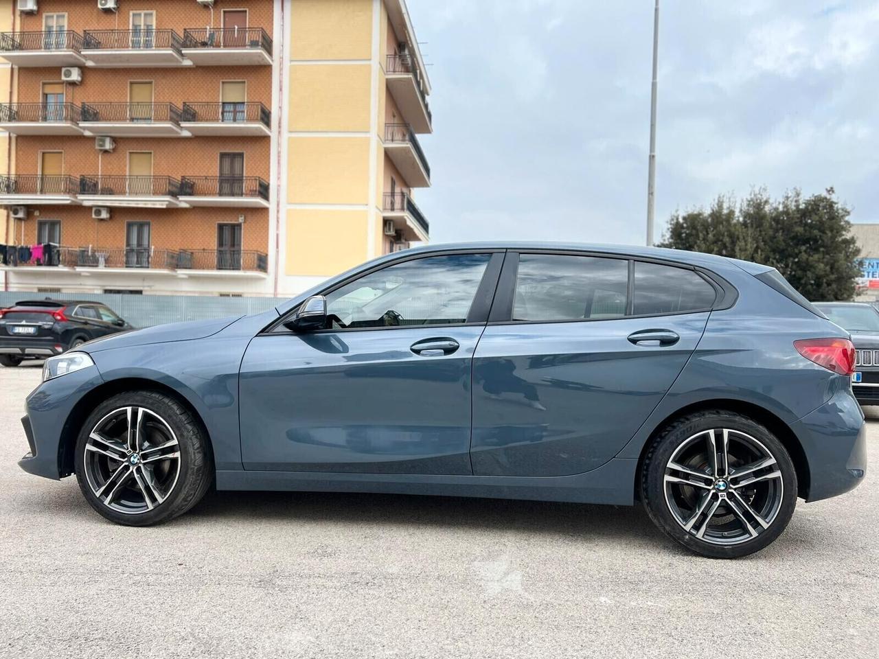 Bmw 116 116d 5p. Business Advantage