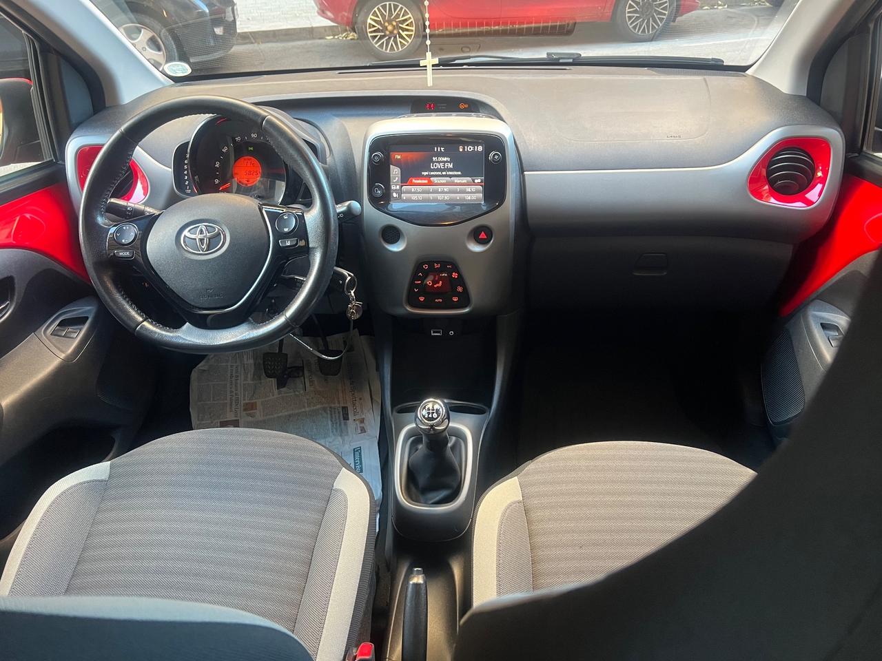 Toyota Aygo 1.0 VVT-i 72 CV 5 porte x-clusiv