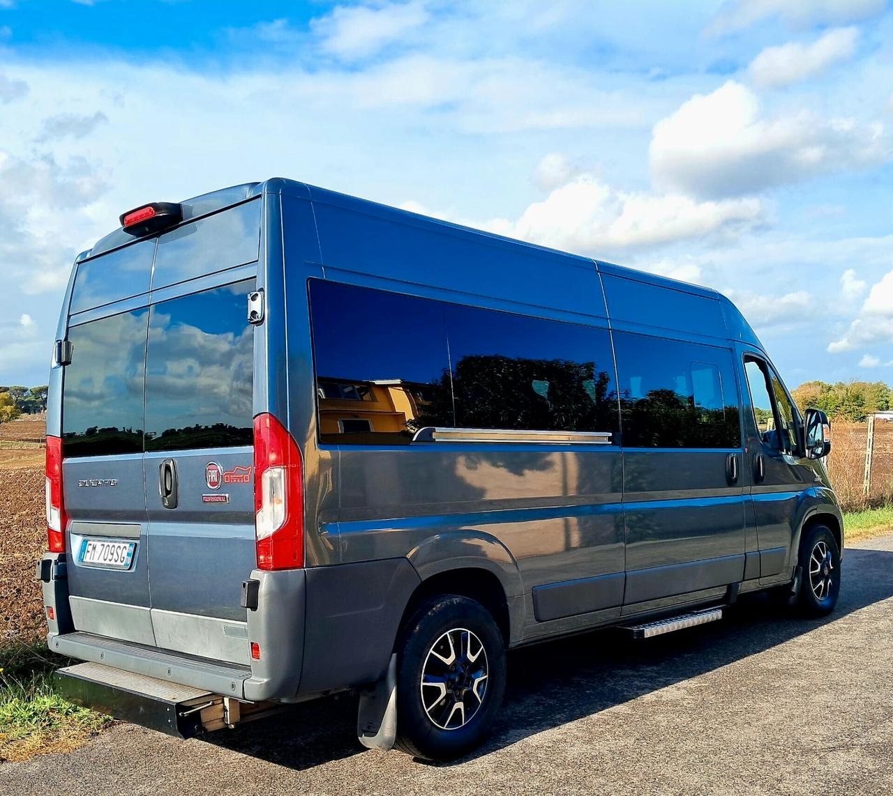 Fiat Ducato Maxi 9 POSTI TRASPORTO DISABILI 5 CARROZZINE PEDANA ELETTROIDRAULICA