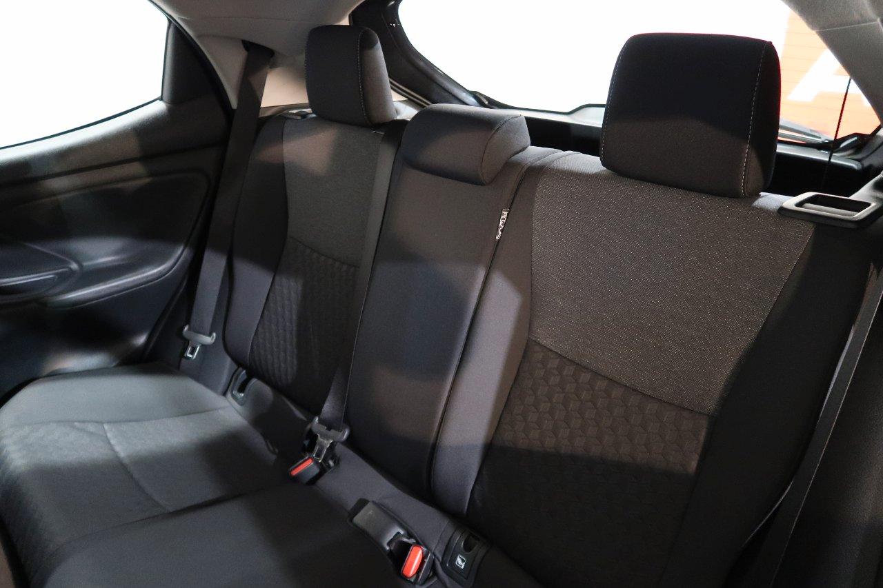 Toyota Yaris 1.5h Business # TELECAMERA # CAMBIO AUT #