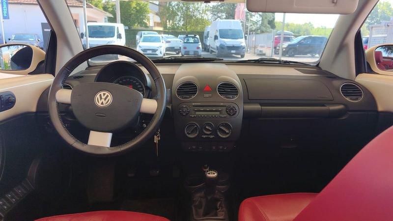 Volkswagen New Beetle New Beetle Cabrio 1.6 limited Red Edition