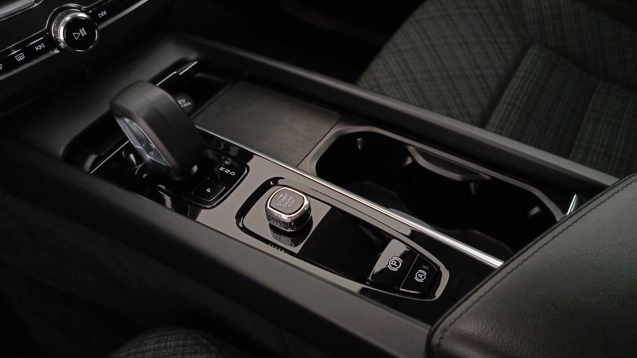 VOLVO XC60 2.0 b4 Inscription auto