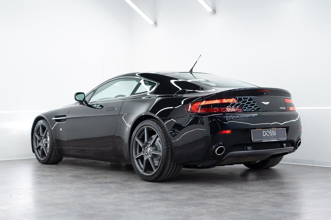 Aston Martin V8 Vantage Coupé--MANUALE--