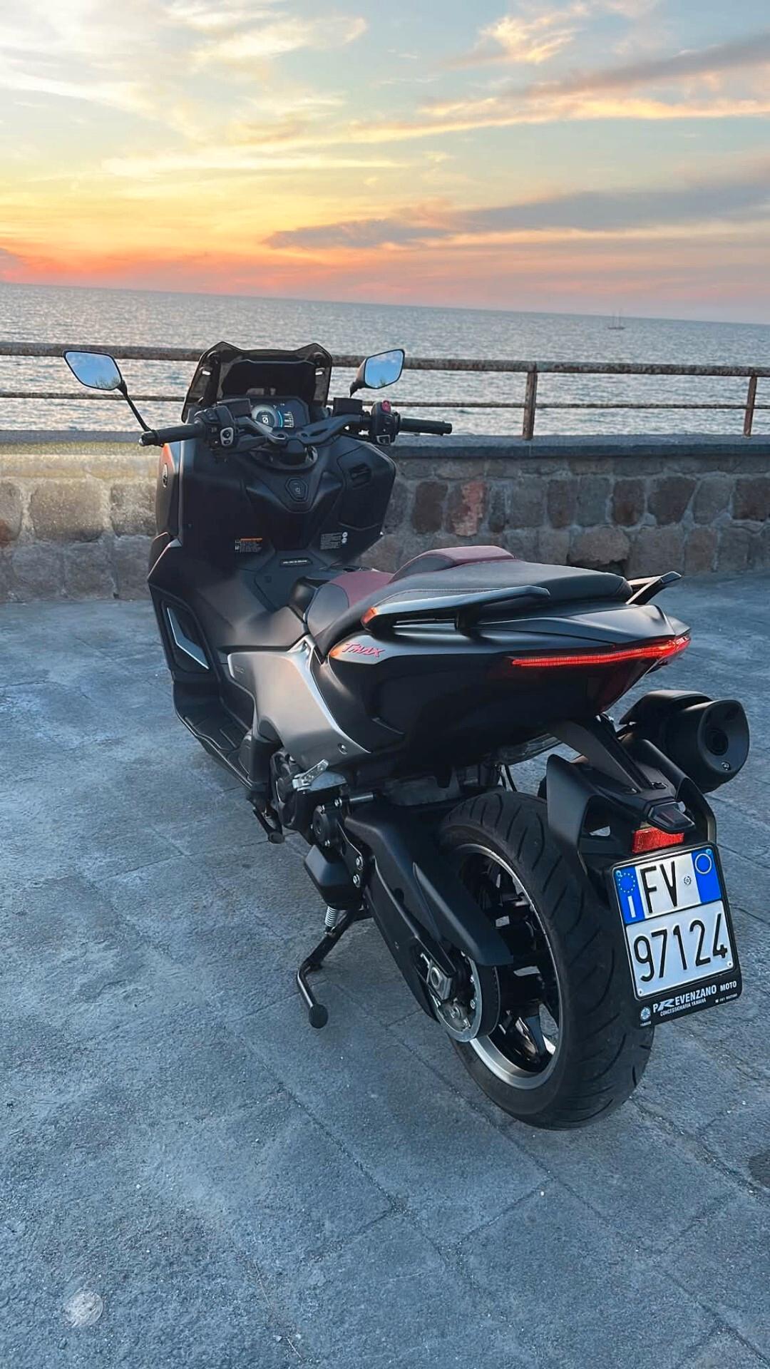 Yamaha T Max 560 BLACK MAXT 25 Th Anniversary 0 SINISTRI PERMUTE 3336121884