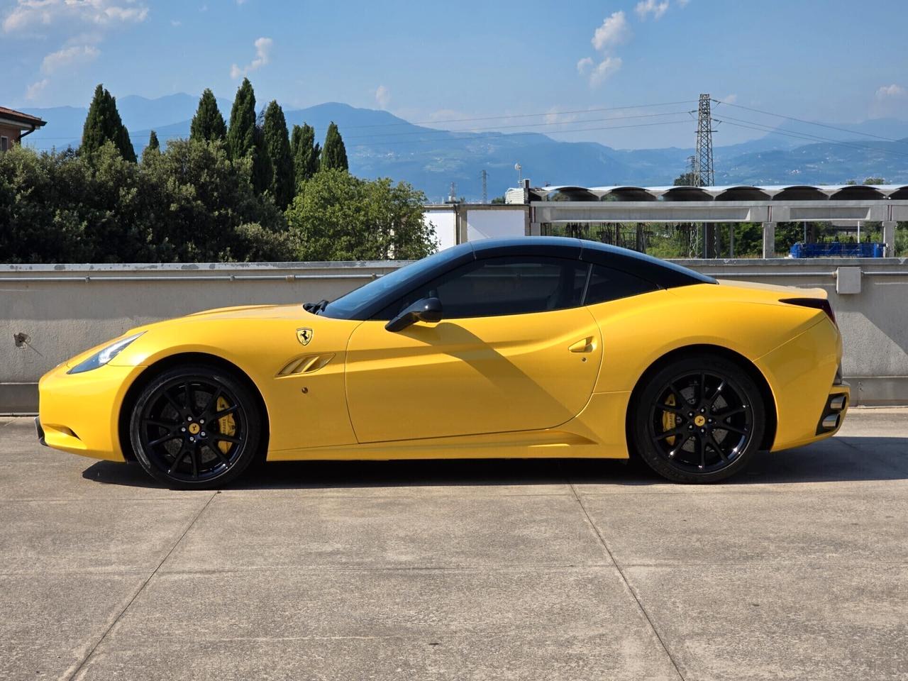 Ferrari California DCT Giallo Triplo Strato