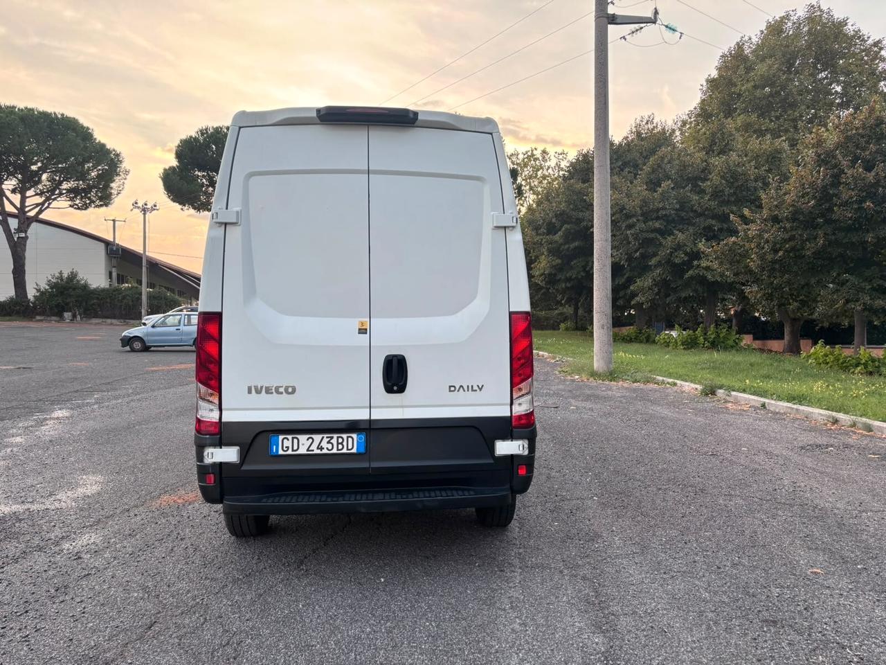 IVECO DAILY 35 S 12 H2