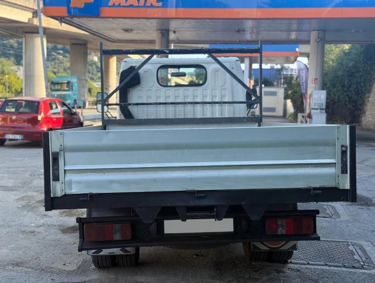 Nissan cabstar 2.5 diesel furgone aperto