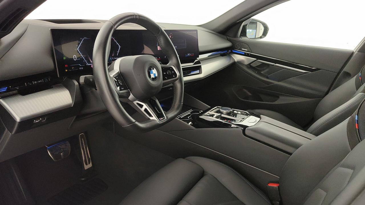 BMW Serie 5 G61 2024 Touring - 520d Touring 48V xdrive MSport auto