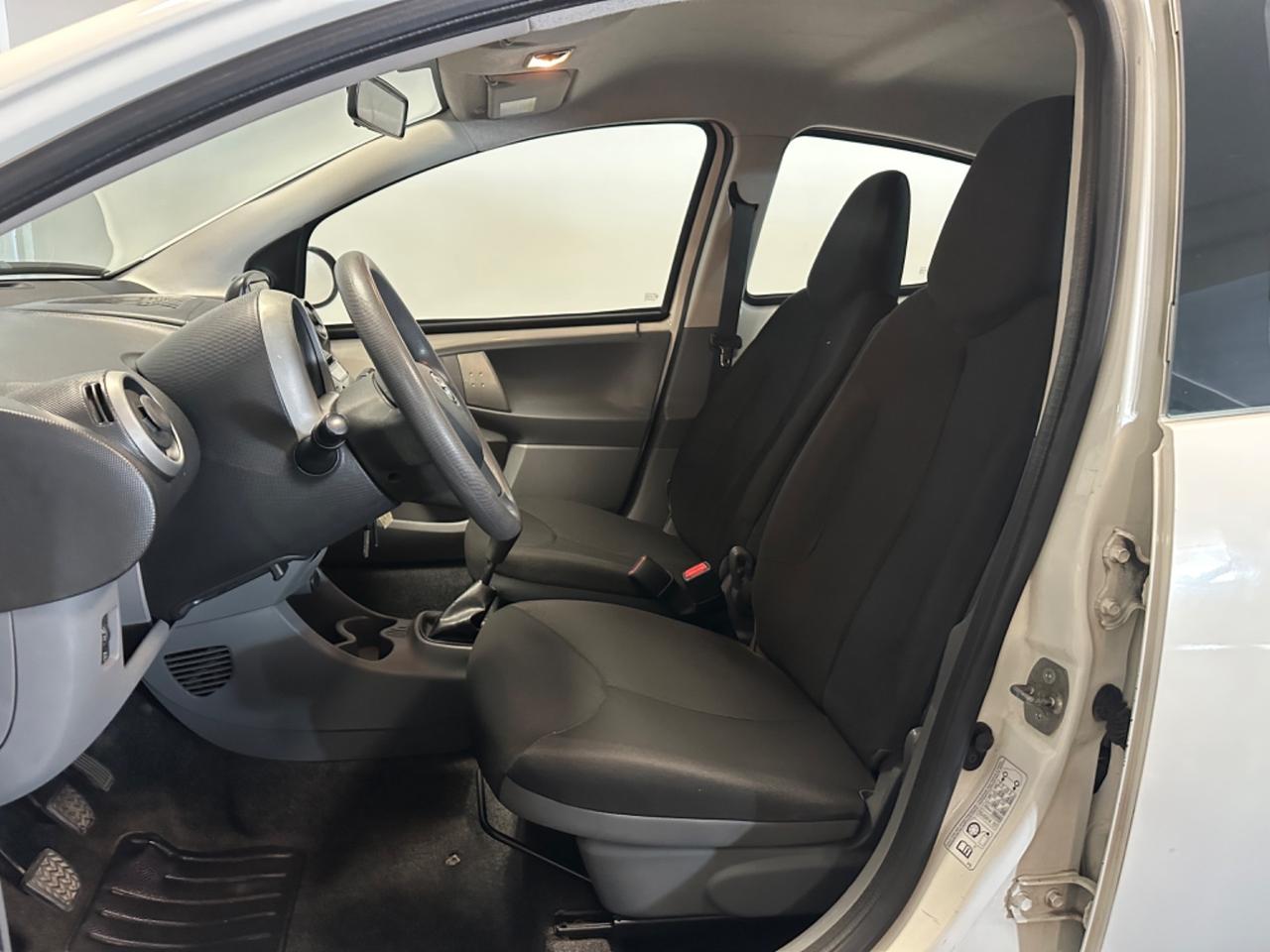 TOYOTA AYGO 1.0 NEOPATENTATI 68CV CONNECT GARANZIA