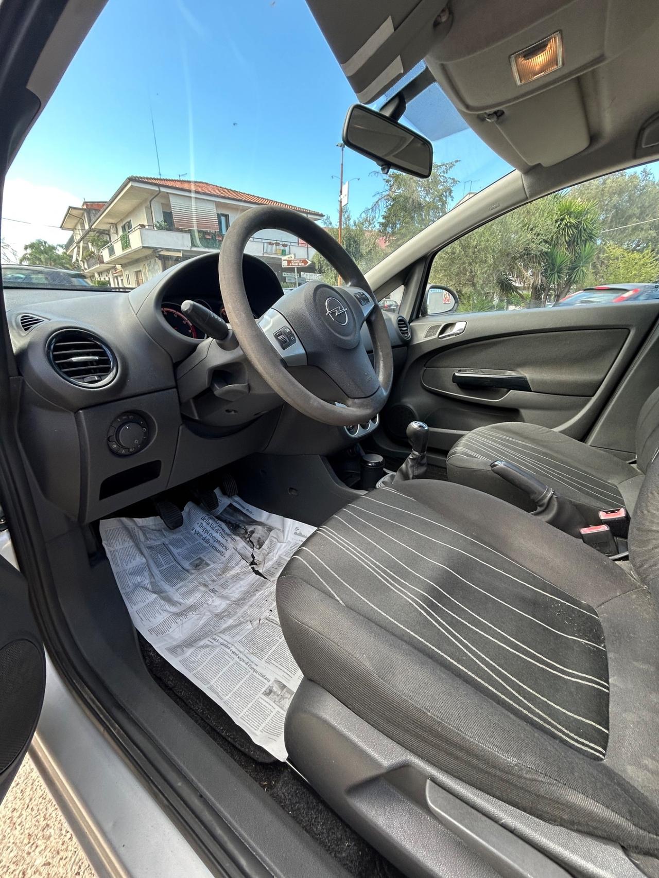 Opel Corsa 1.2 5 porte Cosmo