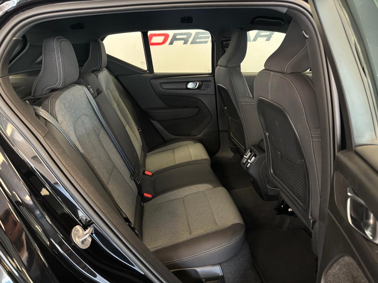 Volvo XC40 B3 automatico Plus Dark BLACK PACK UNIPROP. PEDANE
