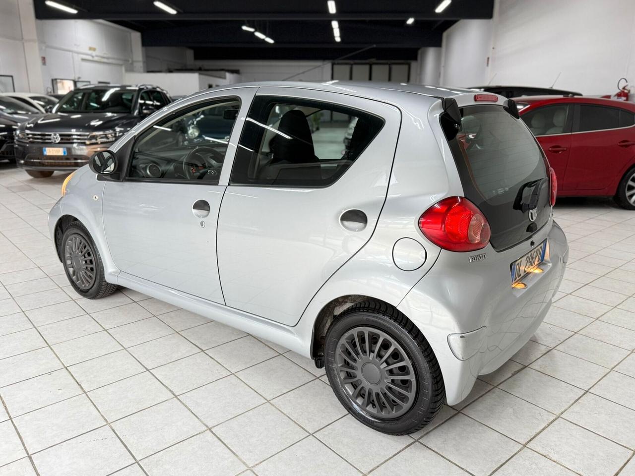 Toyota Aygo 1.0 12V VVT-i 5 porte Sol