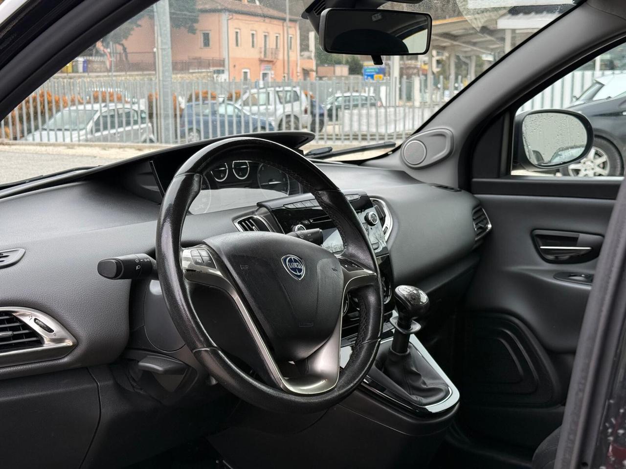 Lancia Ypsilon 1.2 69 CV
