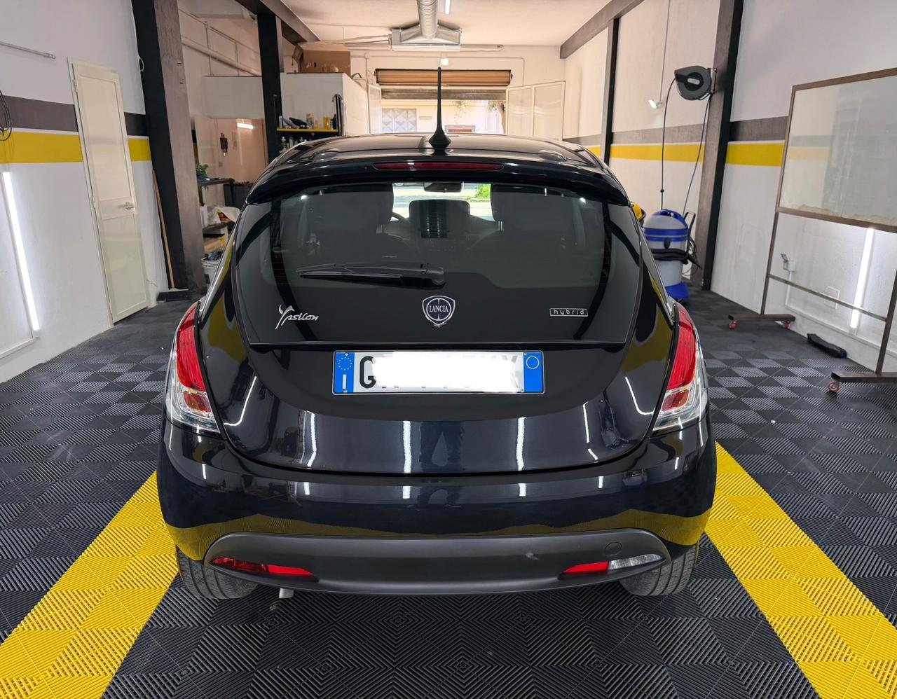 Lancia Ypsilon 1.0 FireFly 5 porte S&S Hybrid Silver Plus