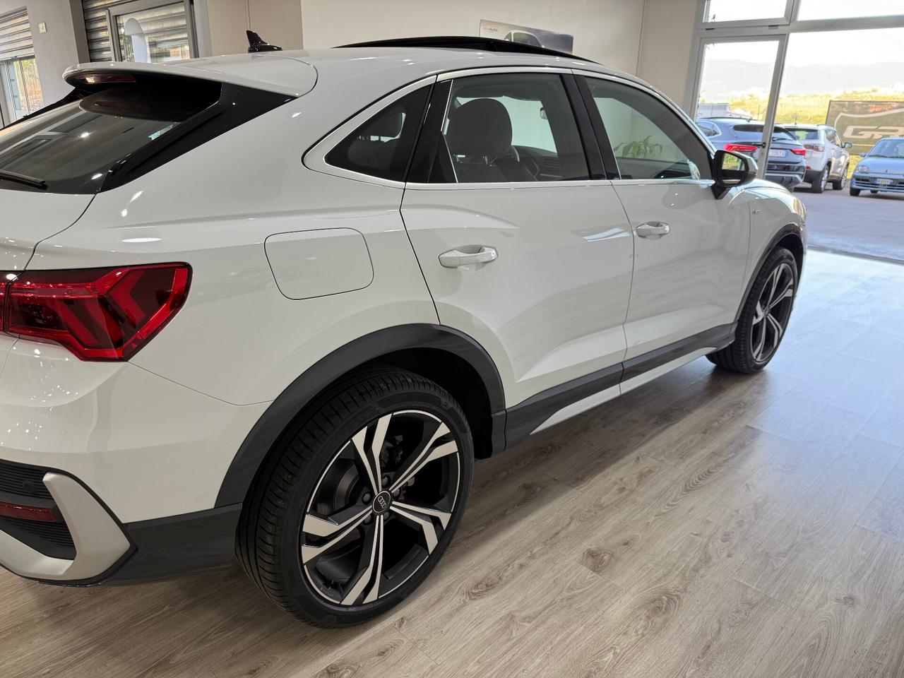 Audi Q3 35 TDI quattro S tronic line edition Tetto Apribile NUOVA DA IMMATRICOLARE