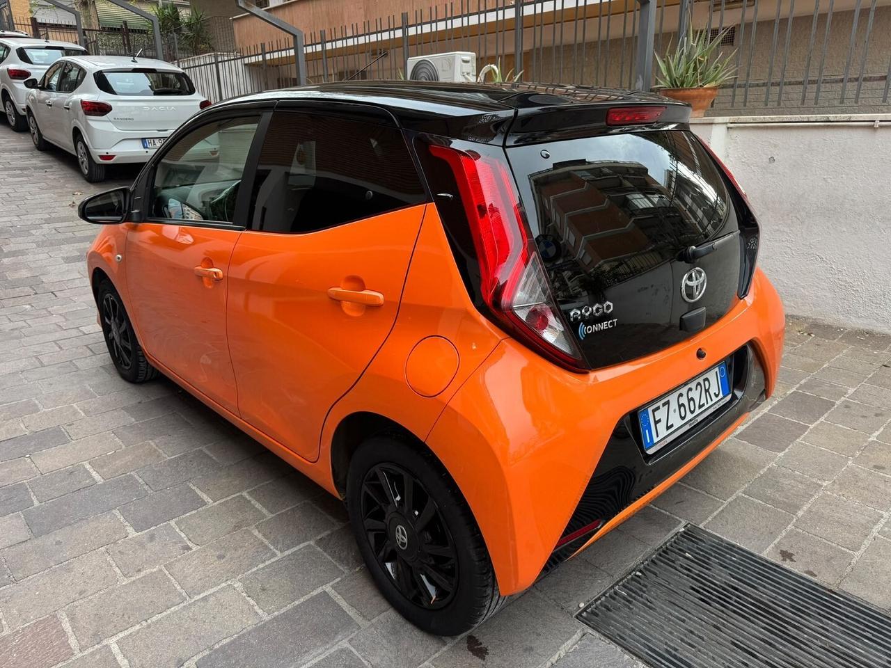 TOYOTA Aygo Connect 1.0 VVT-i 72CV 5P x-clusiv