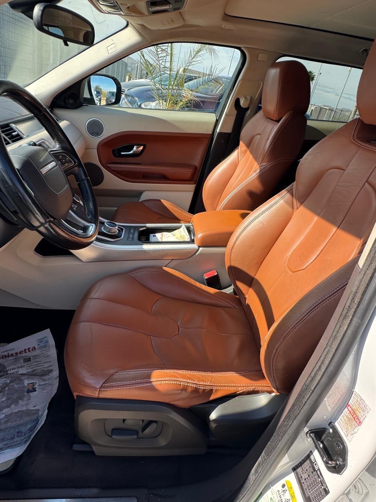 Land Rover Range Evoque 2.2 TD4 5p. Pure