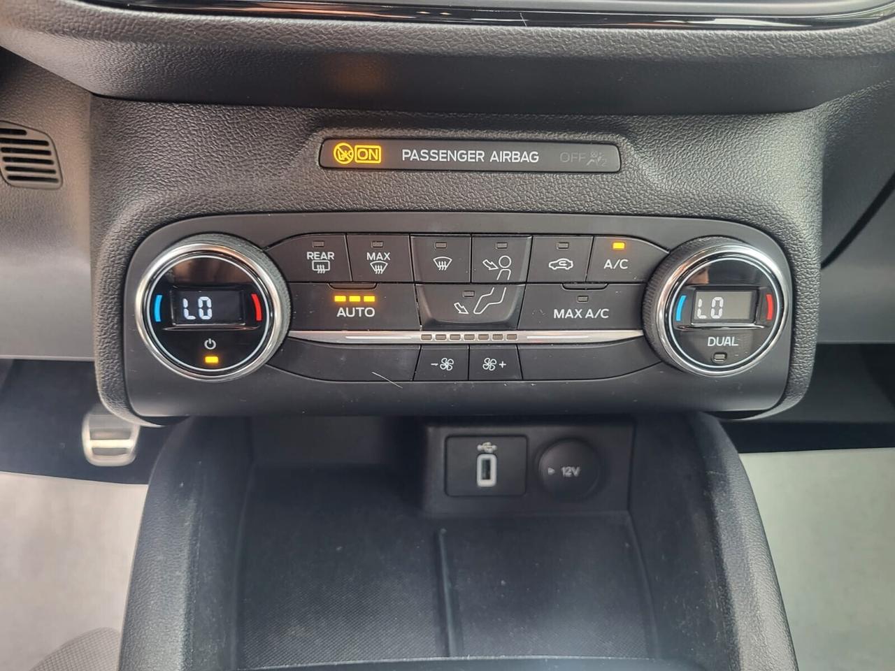 Ford Focus 1.5 Tdci 120 CV 5p. ST-Line+Fari Led+Cerchi 17...