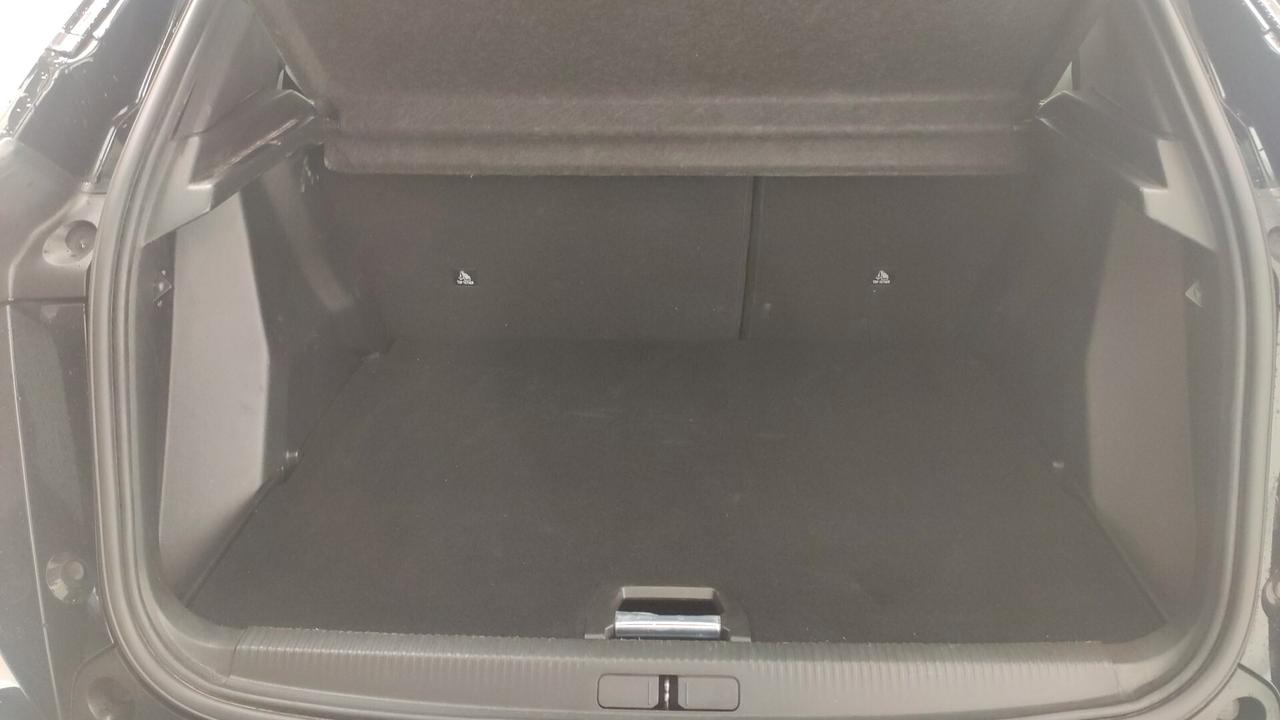 Peugeot 2008 BlueHDi 130 S&S EAT8 Active Pack