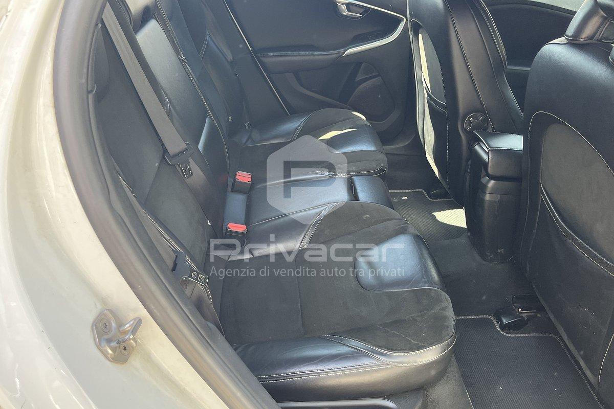 VOLVO V40 D2 R-design Kinetic