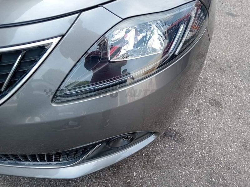 Lancia Ypsilon Ypsilon 1.0 firefly hybrid Platino s&s 70cv