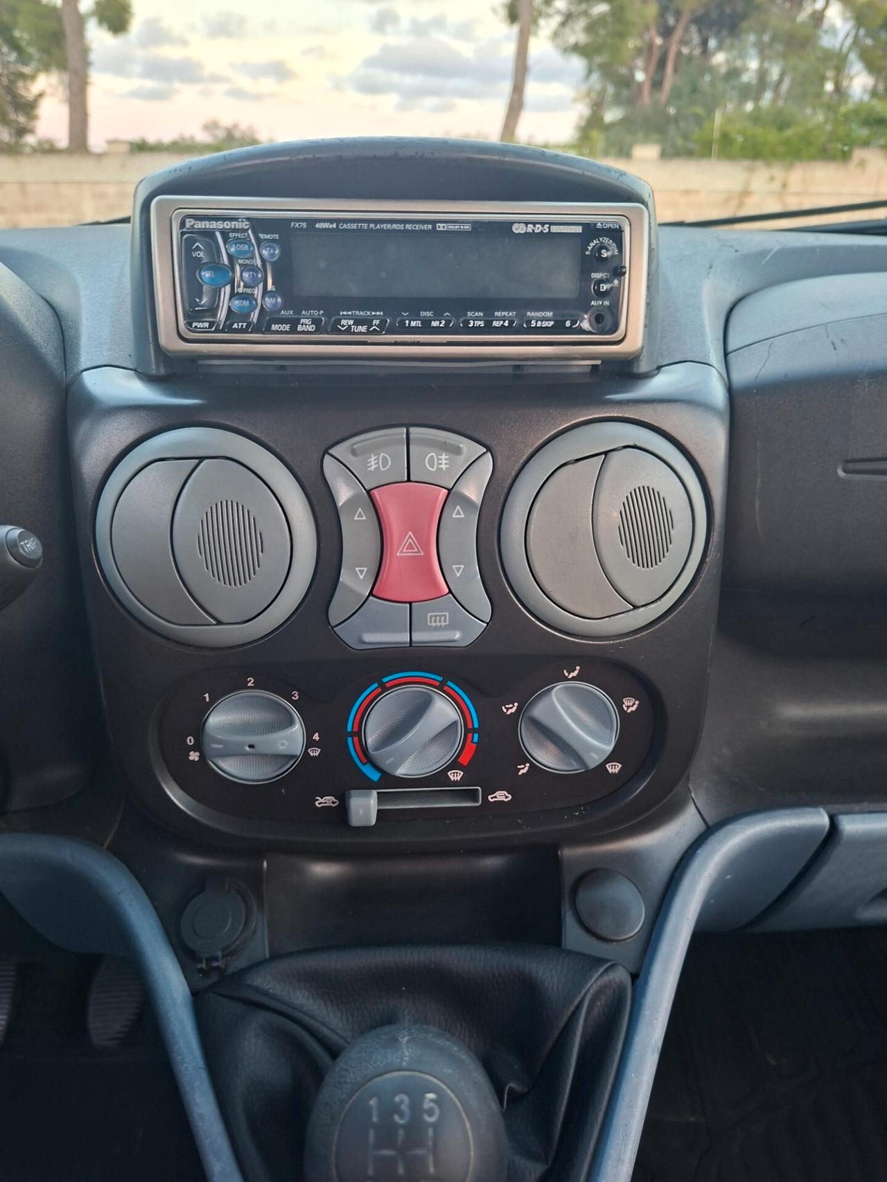 Fiat Doblò 105CV -5 POSTI *GANCIO TRAINO