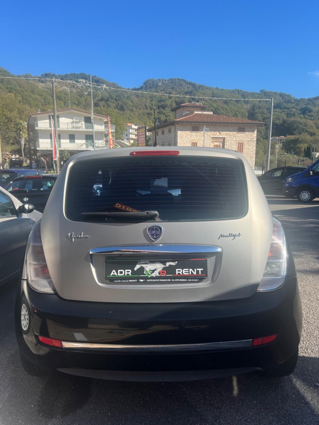Lancia Ypsilon 1.3 MJT 75 CV Argento