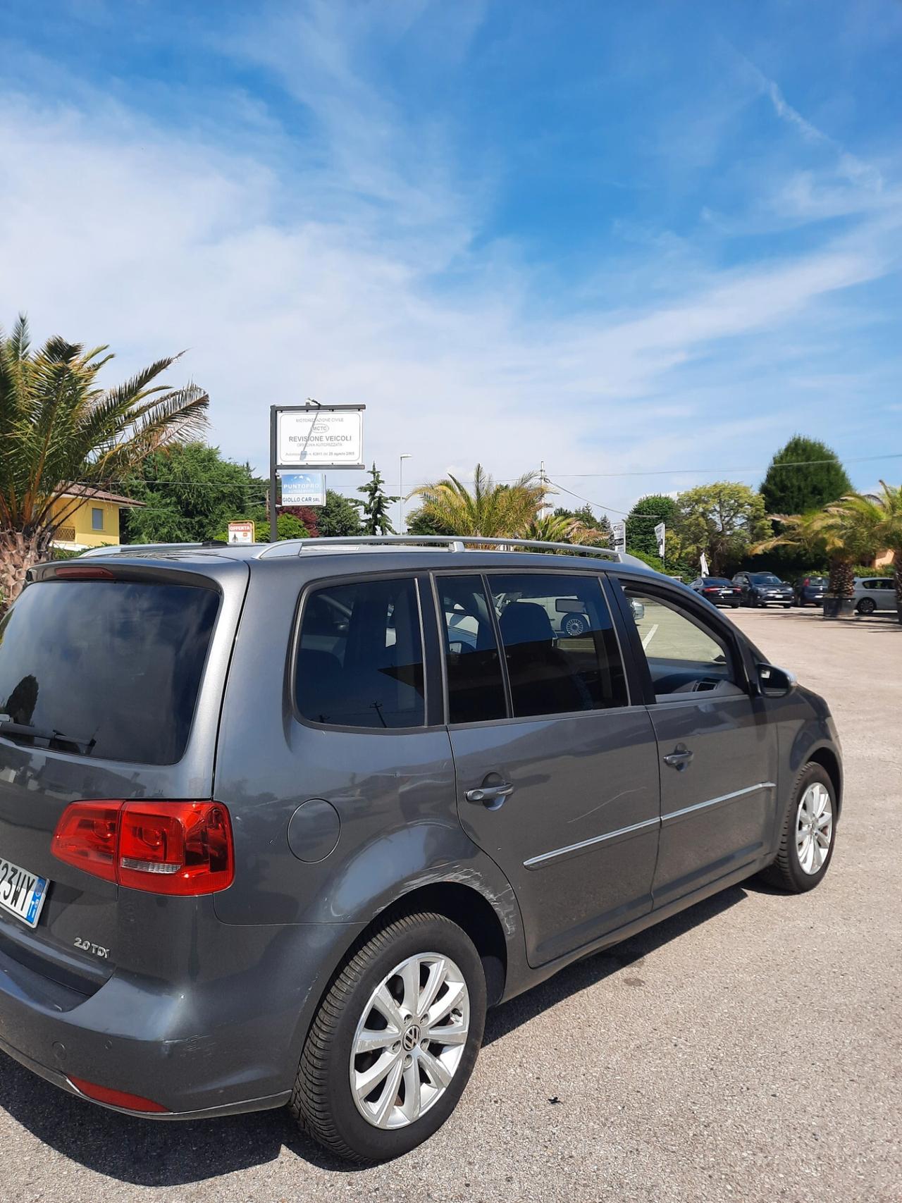 Volkswagen Touran 2.0 TDI 140 CV 7 POSTÌ