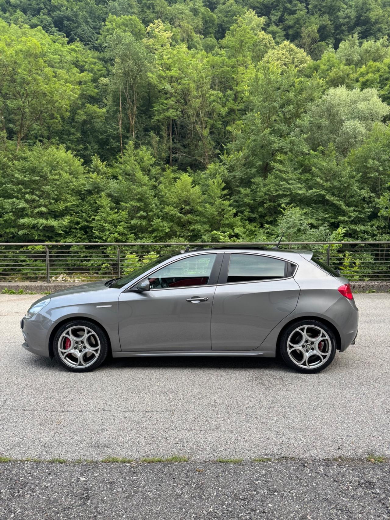 Alfa Romeo Giulietta 1750 Turbo TCT Quadrifoglio Verde