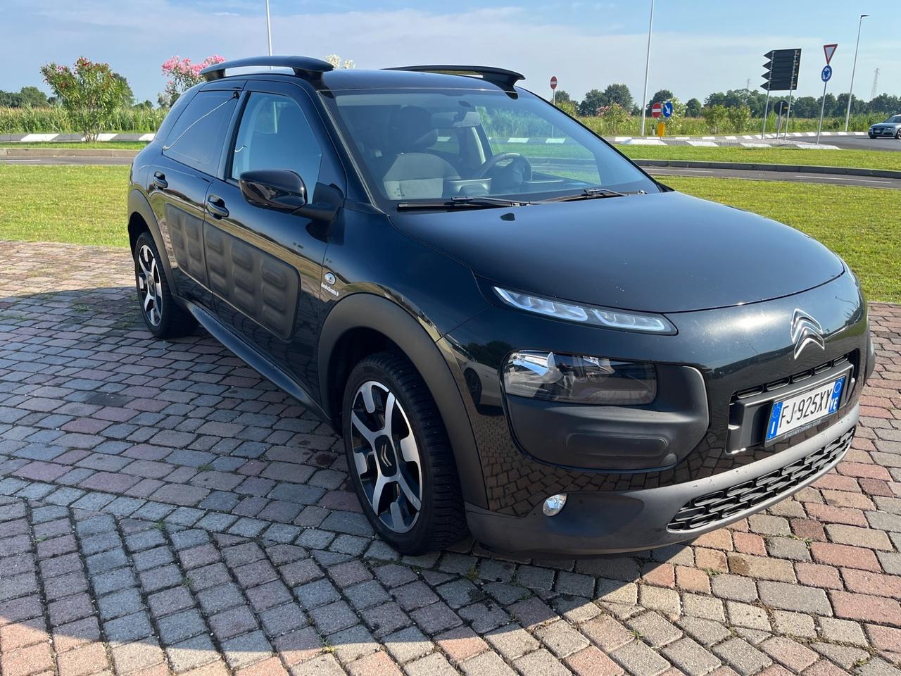Citroen C4 Cactus BlueHDi 100 Shine Black Edition