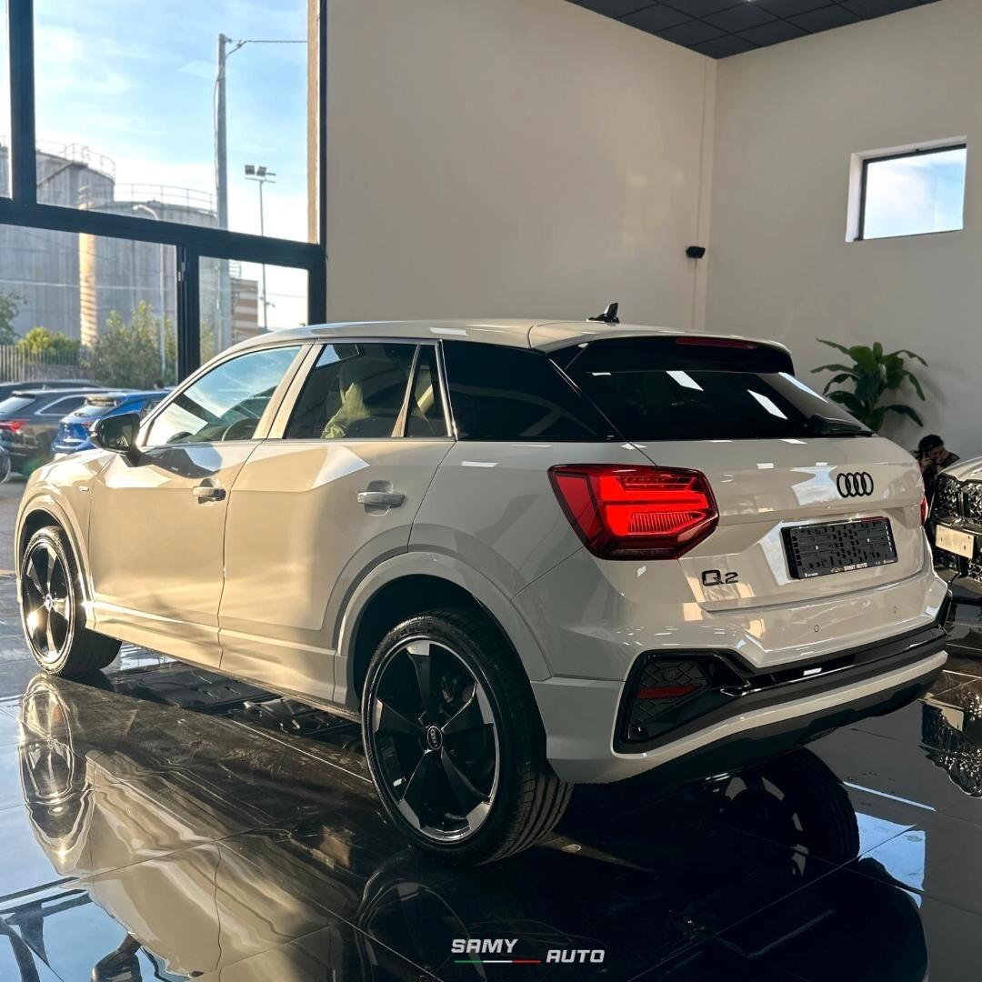 Audi Q2 30 TDI Identity Black