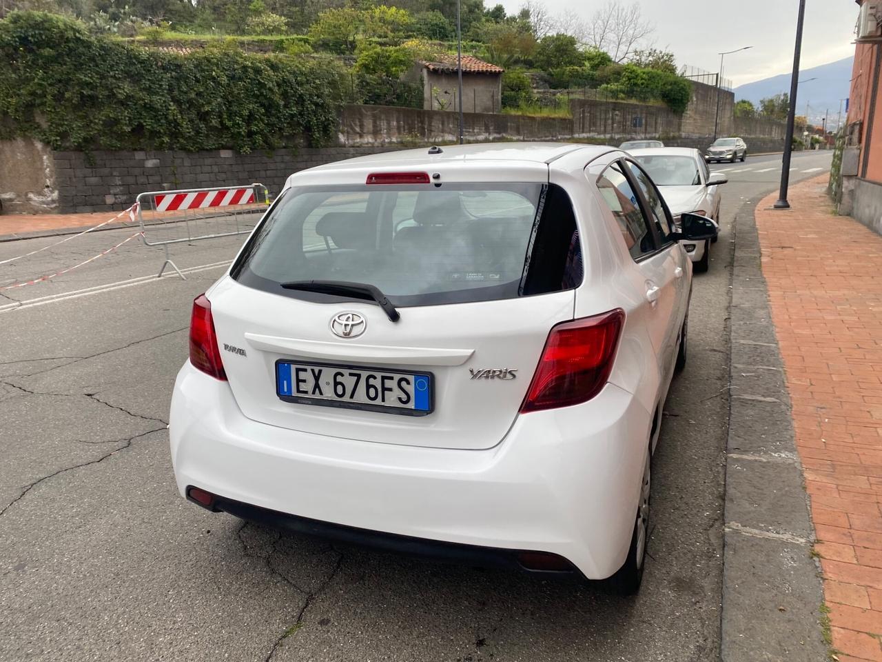 Toyota Yaris 1.0 5 porte Lounge 69cv 2014