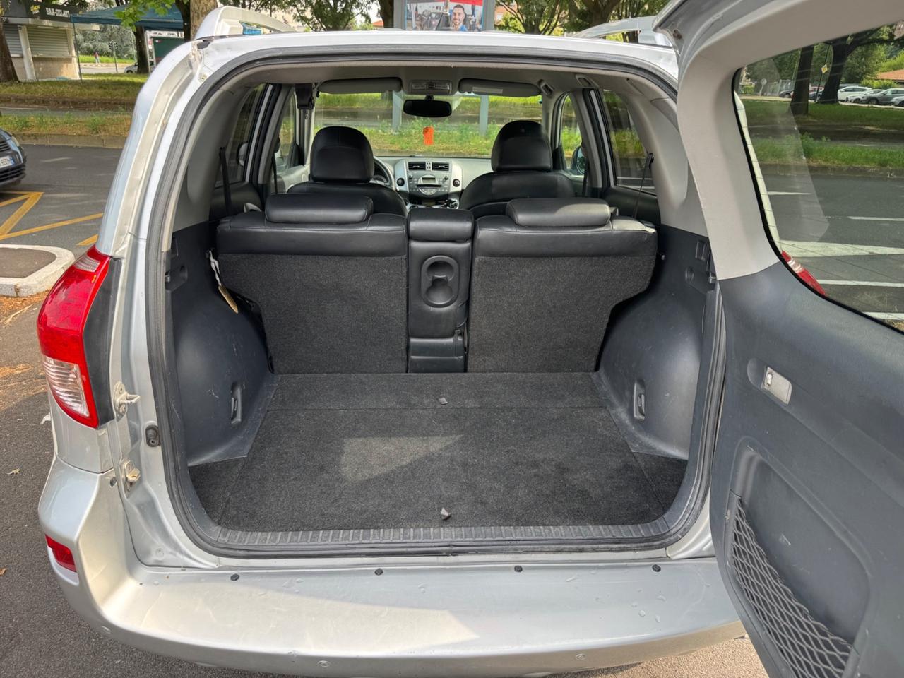 Toyota RAV 4 Crossover 2.2 D-Cat 177 CV Luxury
